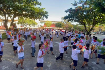 VUI HỘI TRĂNG RẰM 2025 MÙA TRUNG THU RẠNG RỠ Ở TRƯỜNG TIỂU HỌC XUÂN THỦY